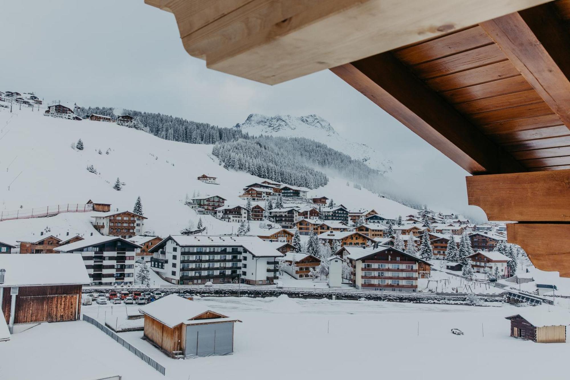 Fernsicht Alpen-Apartments Lech am Arlberg Oda fotoğraf